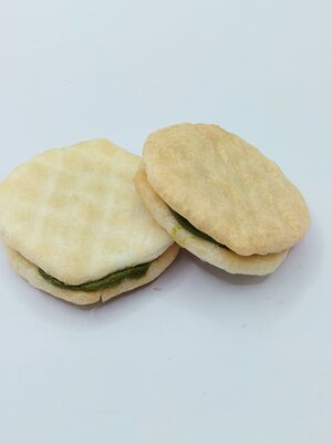 Premium Matcha-Filled Rice Crackers with Crispy Texture and Balanced Flavor for Soya Bean Snacks
