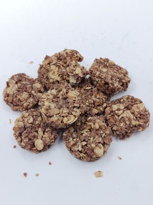High-Fiber Guilt-Free Dark Chocolate Oat Clusters - Portable Crispy Soya Bean Snacks