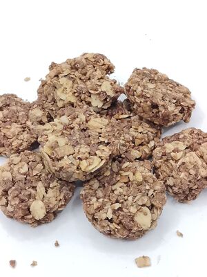 High-Fiber Guilt-Free Dark Chocolate Oat Clusters - Portable Crispy Soya Bean Snacks