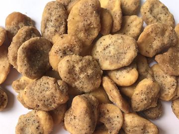 Fried Corn Flour Coated Dried Split Broad Beans Customized Flavor Crispy Taste