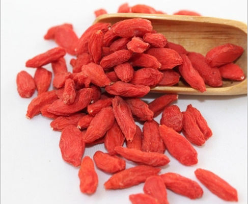 Grade A Goji Berry Dried Fruit Snacks Raw Fruit Flavour 0.3-0.5% Citric Acid