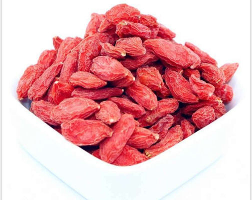Raw Material Dried Fruit Snacks , Organic Dried Fruit Goji Berrie For Health Care Tea