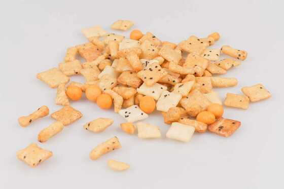 BRC Certified Chilli Flavor Rice Cracker Mix with Peanuts - Munchines Snack