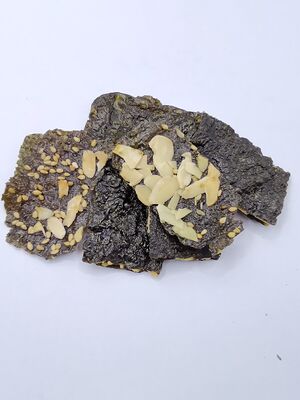 Multi-layer Seaweed Sandwich Crisps - Crispy and Savory Soya Bean Snacks Ready-to-Eat