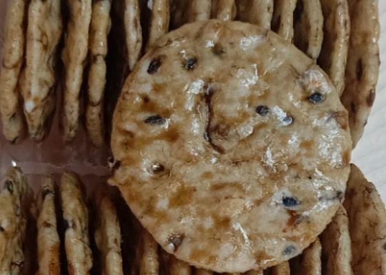 No Coloring Sesame Soy Sauce Flavor Roasted Rice Crackers crispy Snacks all age